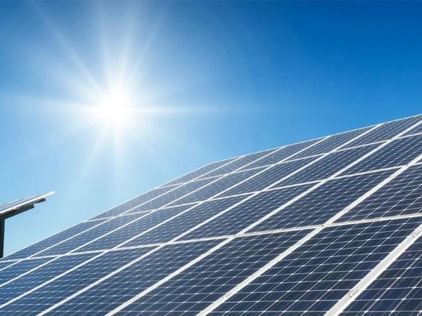 Neoen cung cấp 100MW đầu tiên trong dự án năng lượng mặt trời 400MW của Queensland
